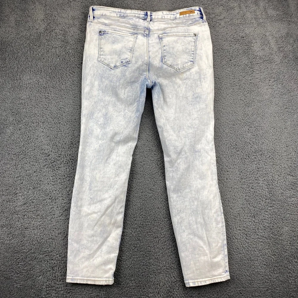 lei Juniors Size 11 Light Wash Distressed Ripped‎ Denim Jeans Button Fly